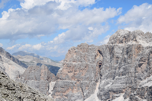 The difference between active calcium carbonate and inactive calcium carbonate